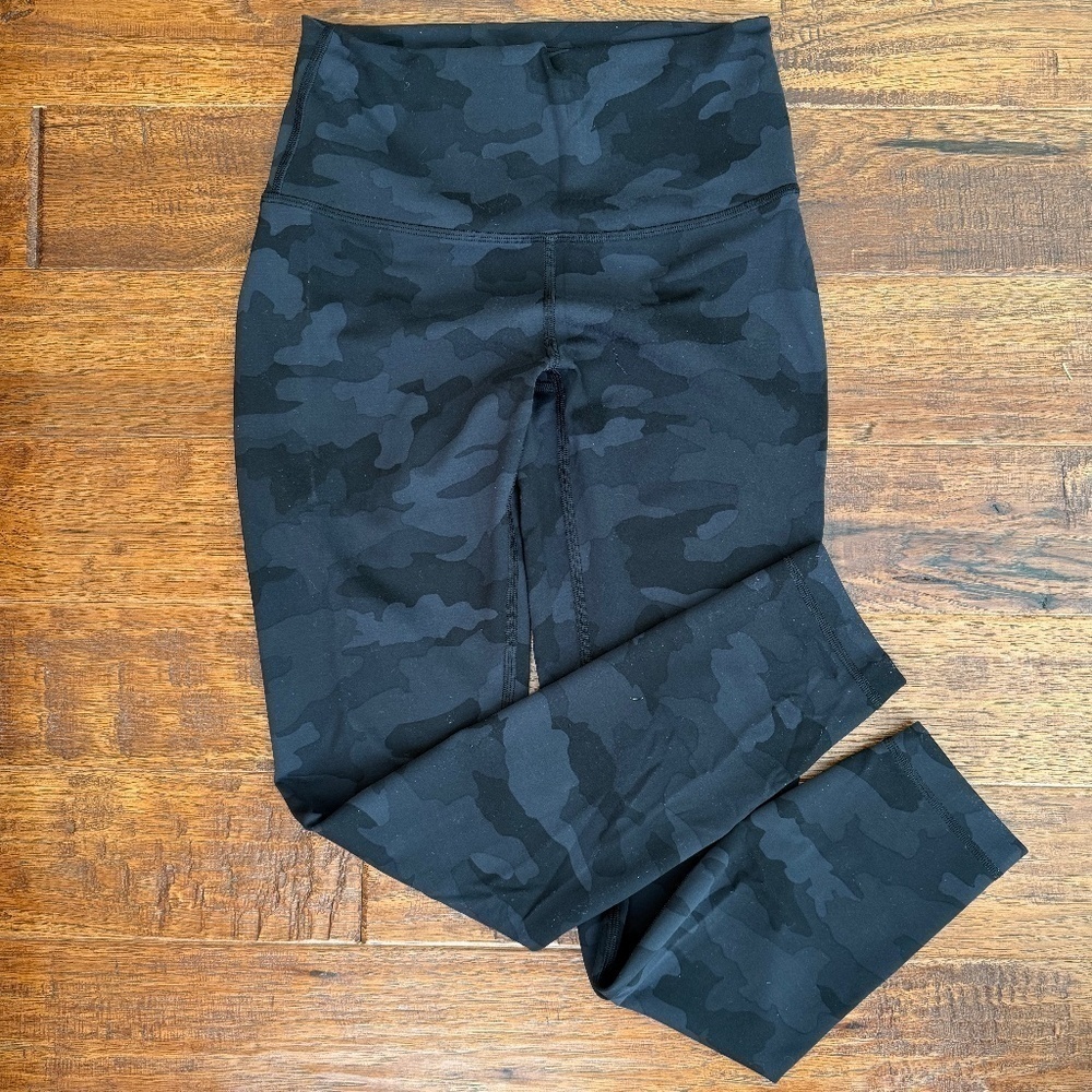 Lululemon Wunder Train High-Rise Tight 25", size 6, Heritage 365 Camo Deep Coal
